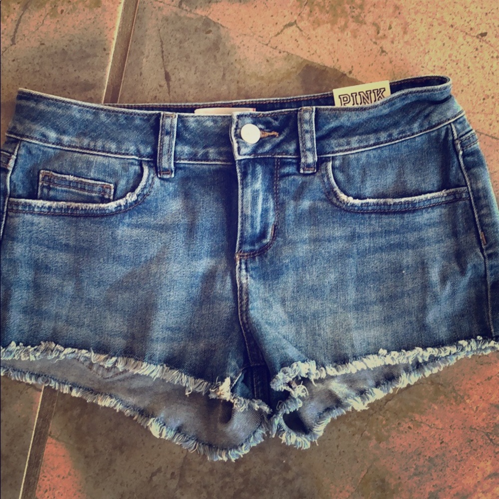 🎈NWT💕Pink Victoria’s Secret Cut Off Shorts.